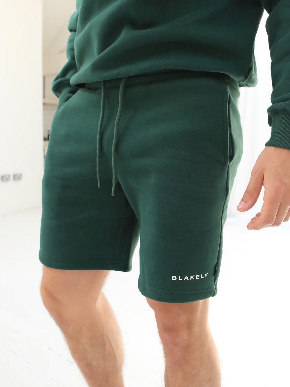 Blakely Riviera Initial Jogger Shorts Dunkelgrün | HLZ240851