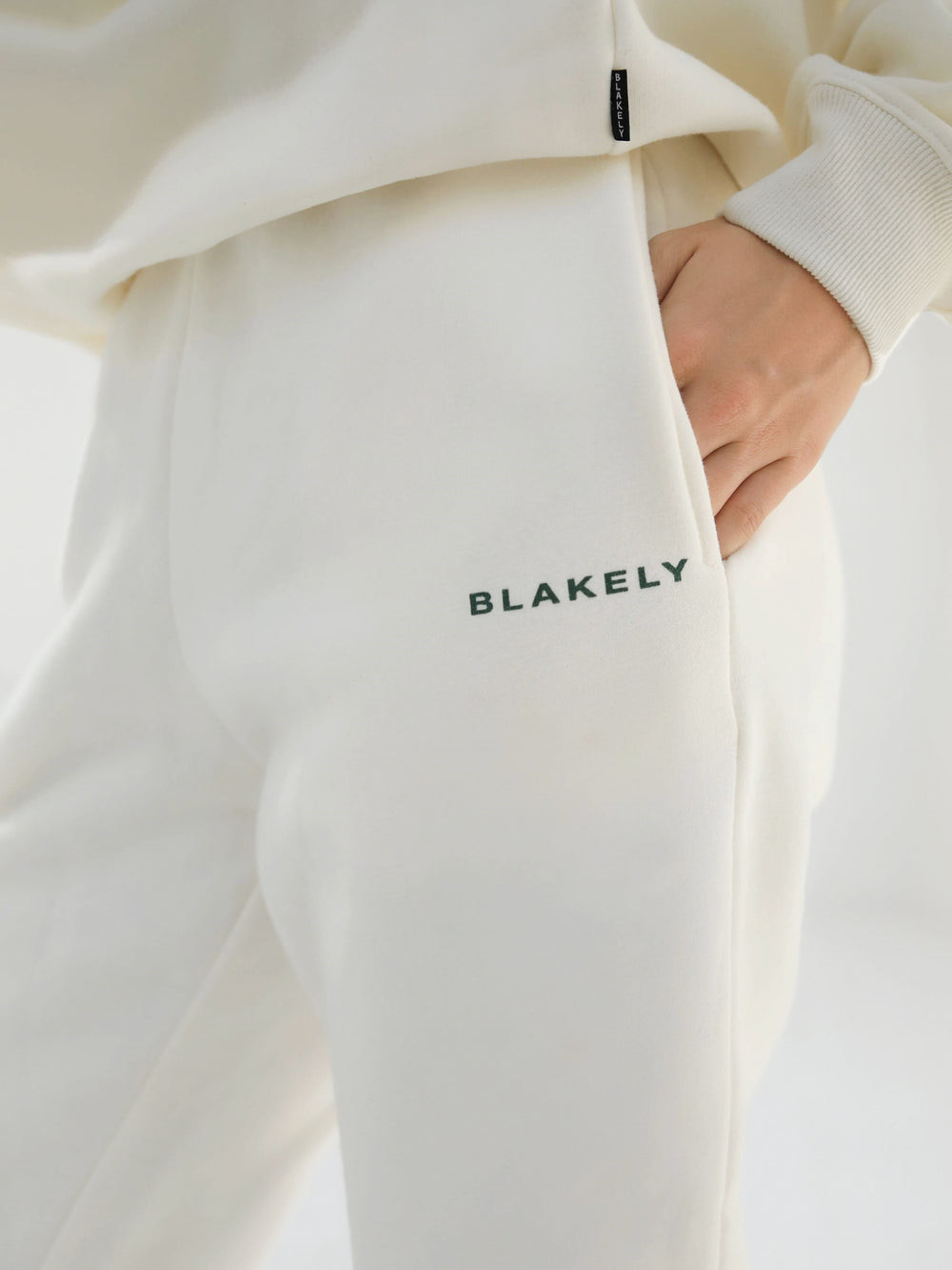 Blakely Riviera Initial Womens Sweatpants Ivory | QZF384956